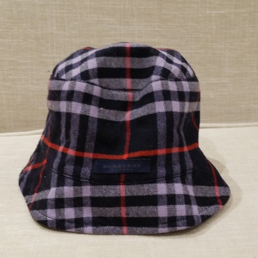 Burberry reversible hat